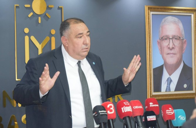 ESNAFI BANKA KAPILARINDAN, DİREKSİYON BAŞINDAN KOVAN BU DÜZEN KABUL EDİLEMEZ!”