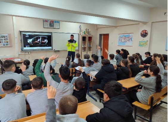 Jandarmadan Öğrencilere Trafik Eğitimi