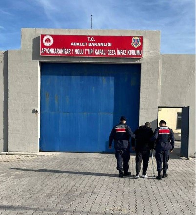 Afyonkarahisar’da 46 Yıl 6 Ay Hapis Cezası Bulunan Şahıs Jandarma Tarafından Yakalandı