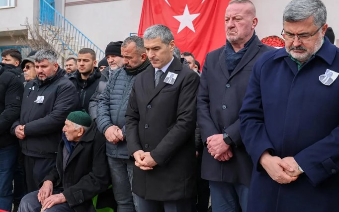 Kalp krizi nedeniyle vefat eden Belediye Başkanı Gözyaşlarıyla Toprağa Verildi
