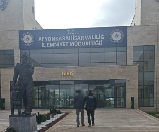 Afyonkarahisar’da FETÖ Üyesi Hükümlü Yakalandı: İhraç Komiser Yardımcısı Cezaevine Gönderildi