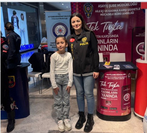 8 Mart’ta AVM’de KADES Bilgilendirmesi: 460 Kadına Broşür Dağıtıldı