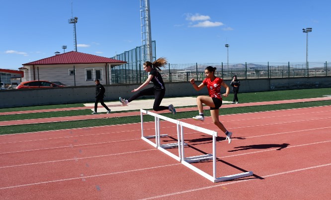 Okul Sporları Atletizm Müsabakaları Afyonkarahisar’da Tamamlandı