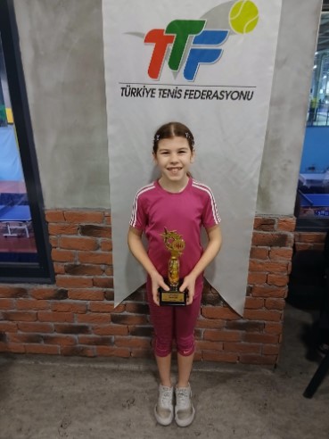 Hafsa Zehra Çınar İstanbul’da Şampiyon Oldu