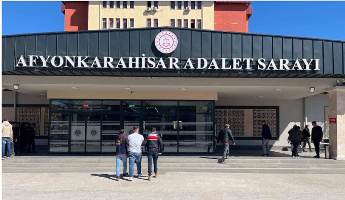 Afyonkarahisar’da 15 Yıl 1 Ay Hapis Cezası Bulunan Hükümlü Jandarma Tarafından Yakalandı