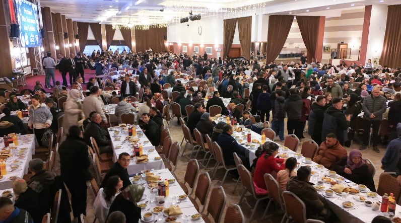 Sandıklı Belediye Başkanı Adnan Öztaş, Sandıklı Belediyesi tarafından düzenlenen belediye personellerimizle iftar sofrası programına katıldı.