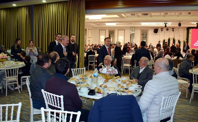 Taytak, “'MHP'ye yüzde 8 diyenler bu salonları görsünler' - 2