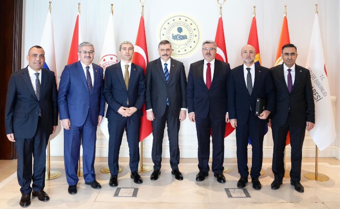 AK PARTİ AFYONKARAHİSAR HEYETİ BAŞKENTTE ZİYARETLERDE BULUNDU