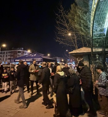 Gecesi’nin manevi iklimini vatandaşlarımızla birlikte yaşamak amacıyla şehrimizin çeşitli noktalarında bir dizi ziyaret ve ikram programı gerçekleştirdik.