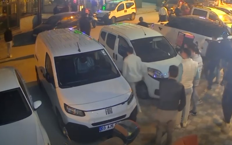 Erenler Mahallesi’nde Silahlı Kavga: 2 Kişi Yaralandı