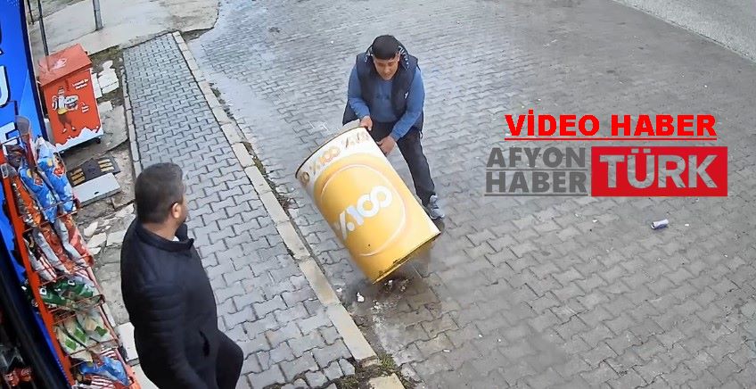 Afyon’da Tekel Bayisine Bıçaklı, Sopalı Saldırı: İş Yeri Sahibi Darp Edildi