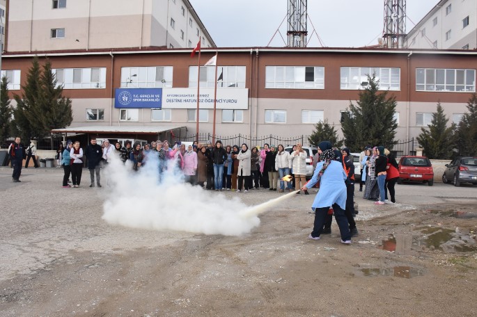 Destine Hatun ve Bacım Sultan Yurtlarında Afet Farkındalık Eğitimi ile Tahliye Tatbikatı Düzenlendi