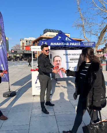 Merhum Muhsin Yazıcıoğlu; hayatı boyunca milletine, devletine ve inandığı değerlere sadakatle hizmet etmiş, duruşu, samimiyeti ve cesaretiyle hafızalara kazınmış önemli bir liderdir