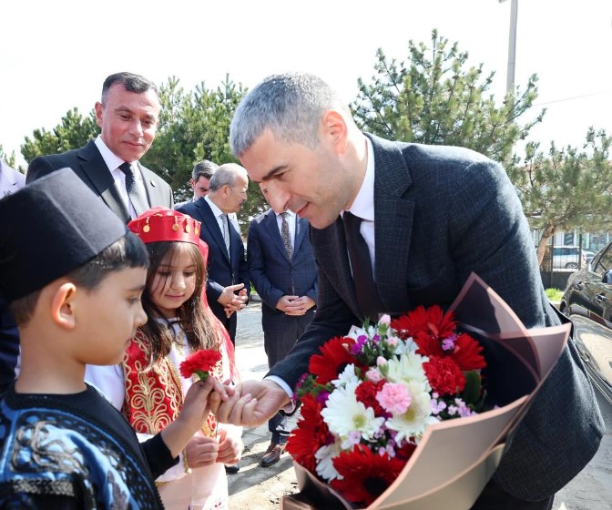 Afyonkarahisar Valisi Dr. Naci Aktaş’tan Öğrencilere Anlamlı Ödül