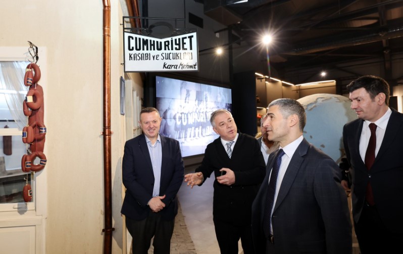 Afyonkarahisar Valisi Dr. Naci Aktaş, Sucuk Müzesi’nde İncelemelerde Bulundu - 3