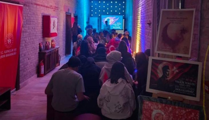 Afyonkarahisar’da Gençlik Merkezlerinden Anlamlı Programlar: Şiir, İlahi ve Anma Etkinlikleri