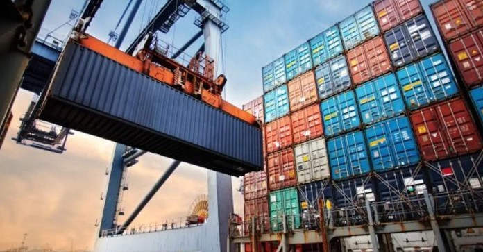 Ege İhracatçı Birlikleri mart ayında 1 milyar 552 milyon dolarlık ihracata imza attı