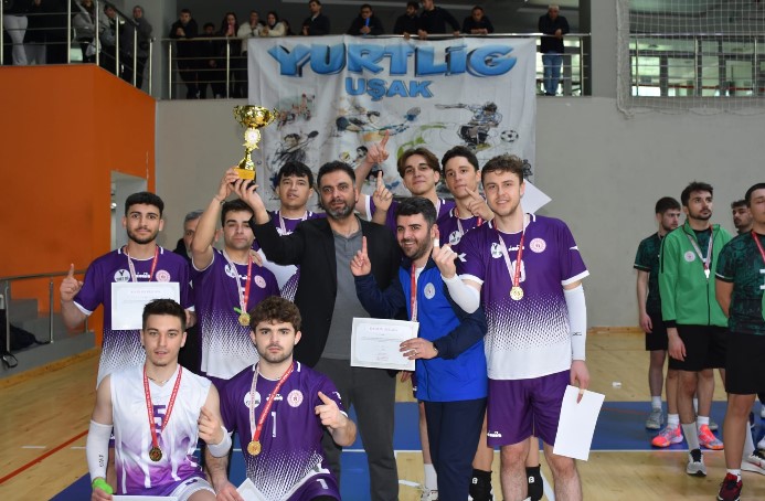 Afyonkarahisar’ın Eski Gençlik ve Spor İl Müdürü Zeki Kuş Hayatını Kaybetti - 3