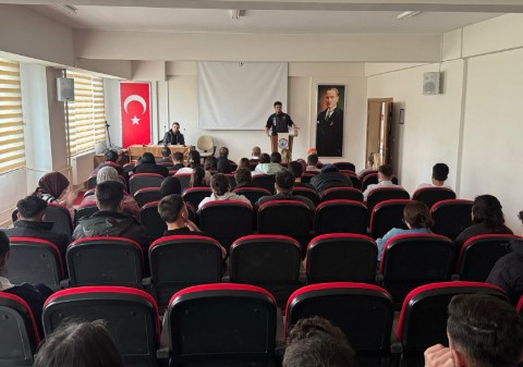 Afyon’da SİBERAY Seminerleri: 375 Kişiye Siber Güvenlik Eğitimi Verildi