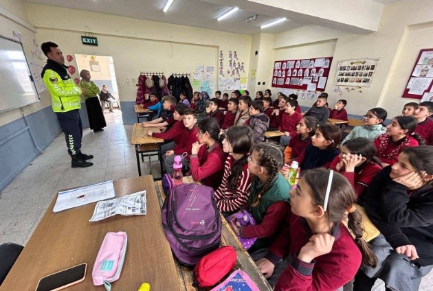Afyonkarahisar’da Trafik Bilinci Eğitimi: 1 Haftada 1463 Kişiye Ulaşıldı