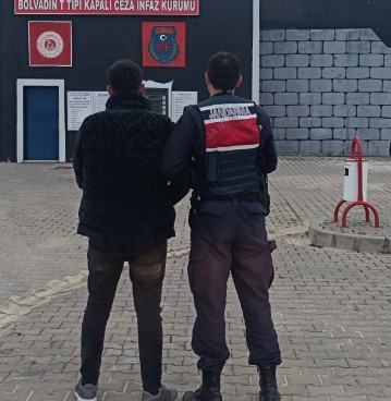 Afyonkarahisar’da Aranan Şahıs Jandarmadan Kaçamadı