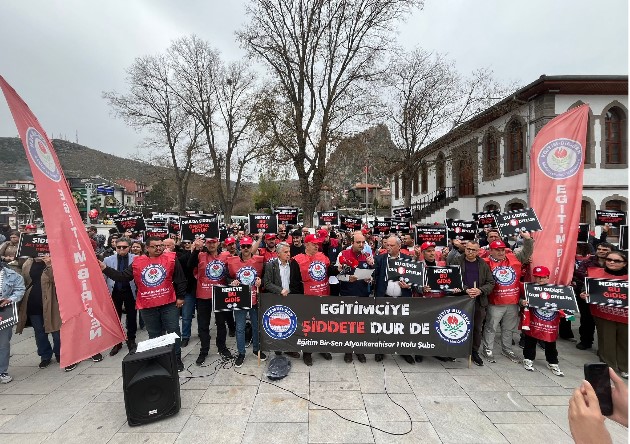 Eğitim kurumları şiddet olaylarının sıklıkla yaşandığı alanlara dönüşmüş, eğitim çalışanları şiddetin adeta açık bir hedefi olmuştur.