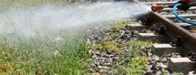 DEVLET DEMİRYOLLARI İŞLETMESİ GENEL MÜDÜRLÜĞÜNDEN OTLA MÜCADELE KAPSAMINDA İLAÇLAMA YAPILACAKTIR!