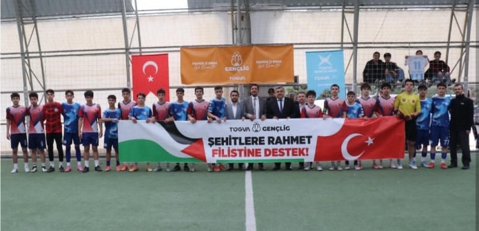 Nefes kesen halı saha turnuvasında sona gelindi.