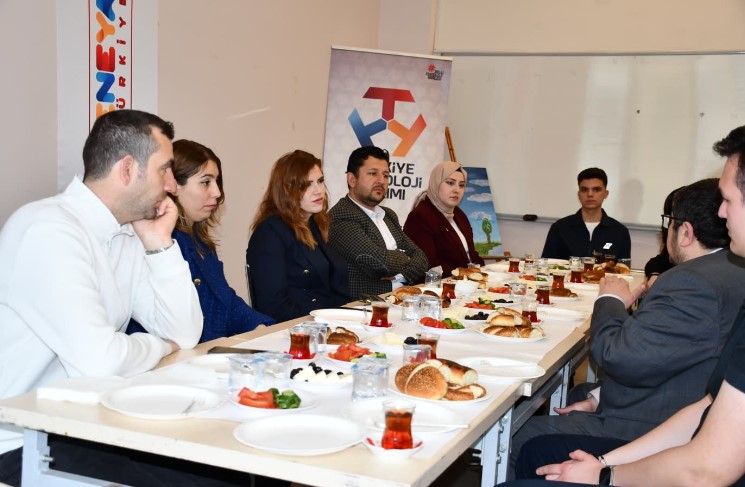 Afyonkarahisar’da Deneyap Ziyareti ve Gençlerle Kahvaltı Programı - 3