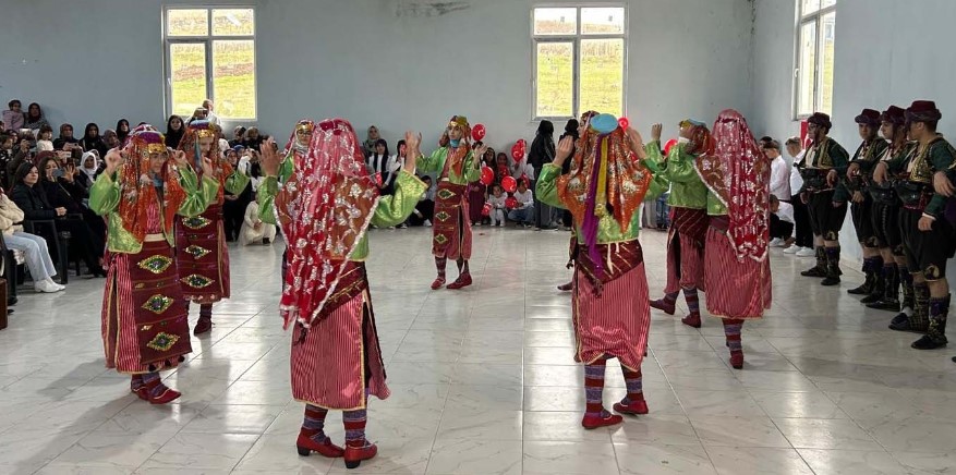 Afyon Lisesi 23 Nisan’ı Sarık Köyü’nde kutladı