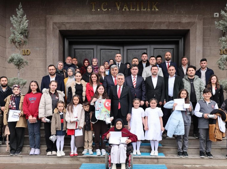 23 Nisan’da Dereceye Giren Öğrenciler Ödüllerini Aldı - 2