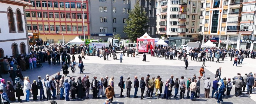 AFYONKARAHİSAR BELEDİYESİ 420 BİN ADET FİDE DAĞITTI. - 5