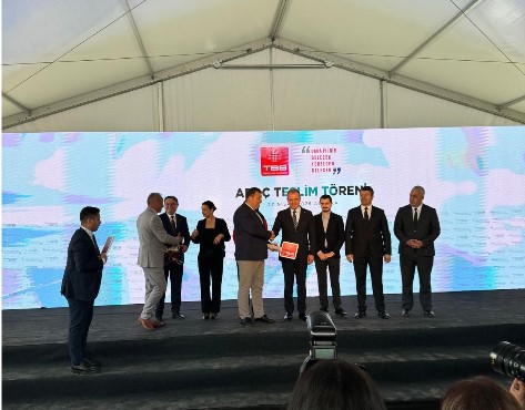 Yeni hizmet aracımızın Karacaörenimize hayırlı olmasını diliyorum