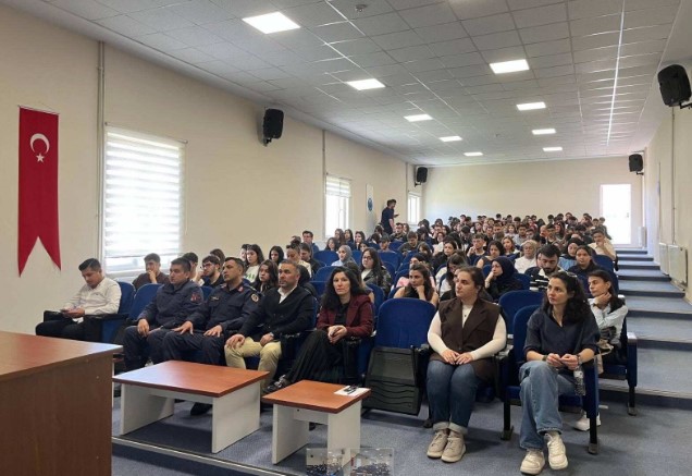 Afyonkarahisar’da “Bağımlılığa Karşı İlk Kale: Aile” Projesi Kapsamında Seminer Düzenlendi - 2