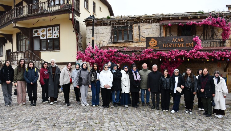 Genç Takım Projesi Kapsamında Frig Vadisi’nde Doğa Yürüyüşü Düzenlendi