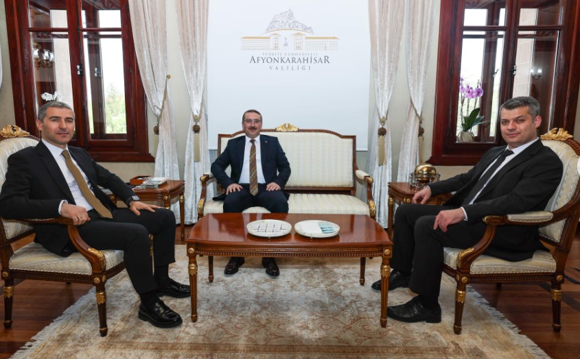 Uşak protokolünden Vali Dr. Naci Aktaş’a ziyaret .
