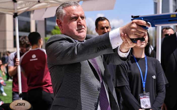 Gençlik ve Spor Bakanimiz Sayın Osman Aşkın Bak, Gazi FEST’te Sporcu Gençlerle Bir Araya Geldi.