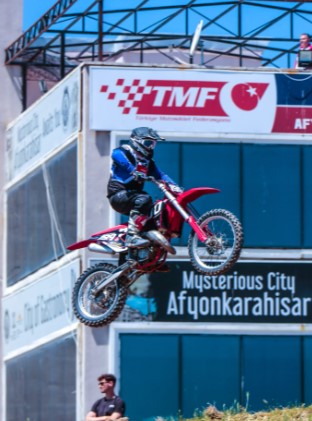 Afyonkarahisar’da Uluslararası Motokros Heyecanı Başladı