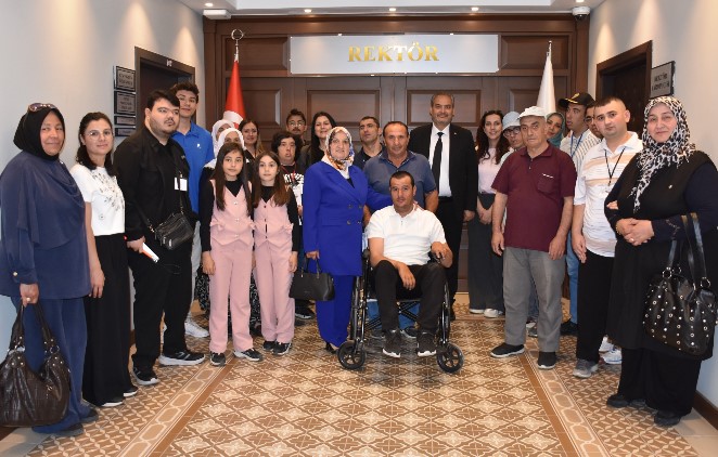 ANNELER İSTEDİ REKTÖR ASLAN GERÇEKLEŞTİRDİ