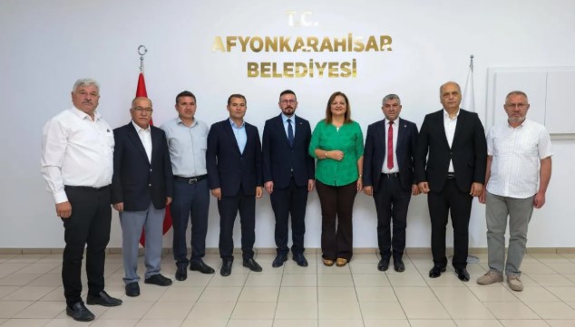 Başkan Köksal, AK Parti Belde Belediye Başkanlarıyla Bir Araya Geldi